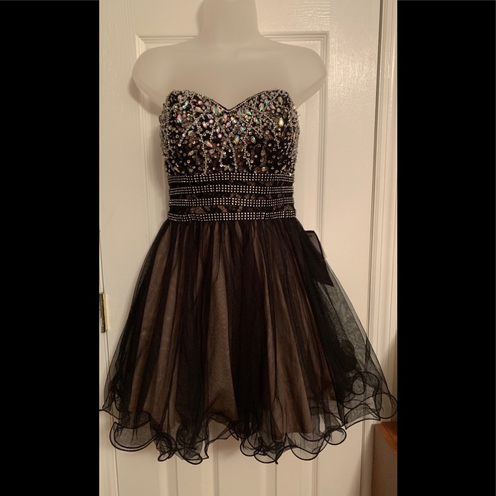Blondie nites strapless dress     👗 Juniors
